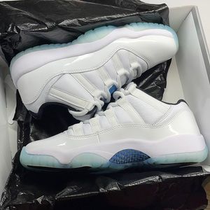 Air Jordan 11 Retro Low “Legend Blue”